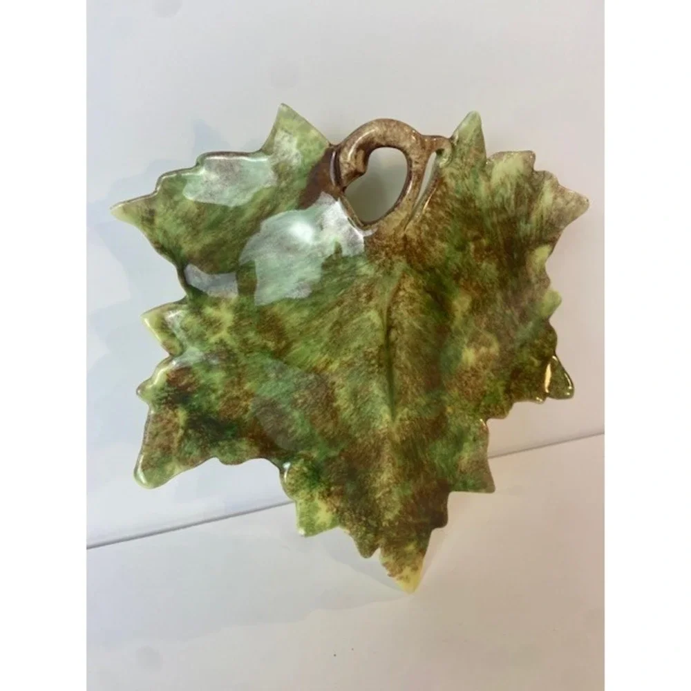 Mid Century Jamieson Ceramics Pottery Green Brown Drip Glaze Leaf Wall Pocket